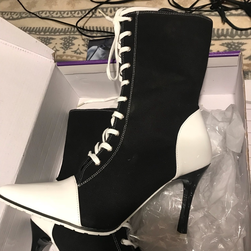 Referee Style Boots